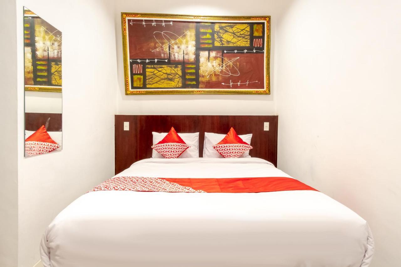 โอโย 1377 โอเอส เรสซิเดนซ์ Hotel เมดาน ภายนอก รูปภาพ